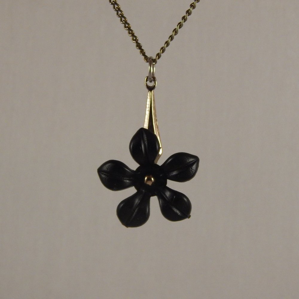Black Flower neacklace